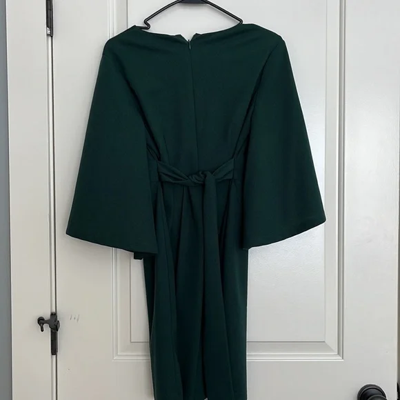 Green lulu bell sleeve dress . - Picture 3 of 5
